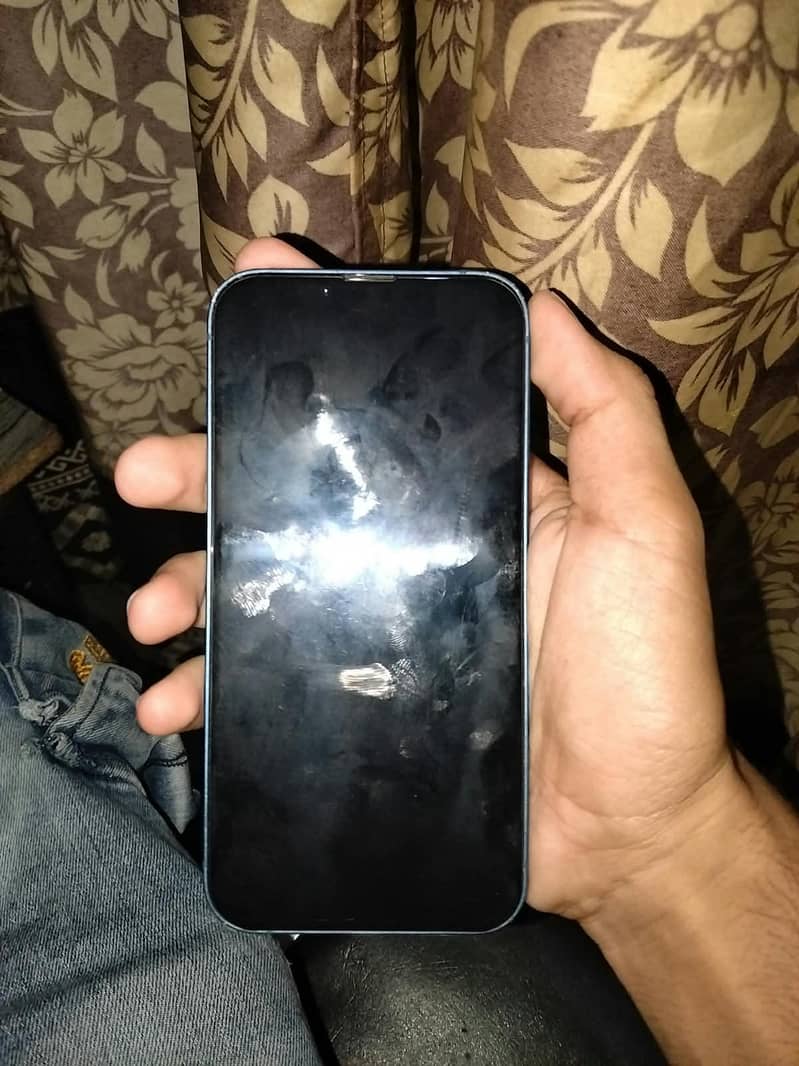 Apple iPhone 13 6