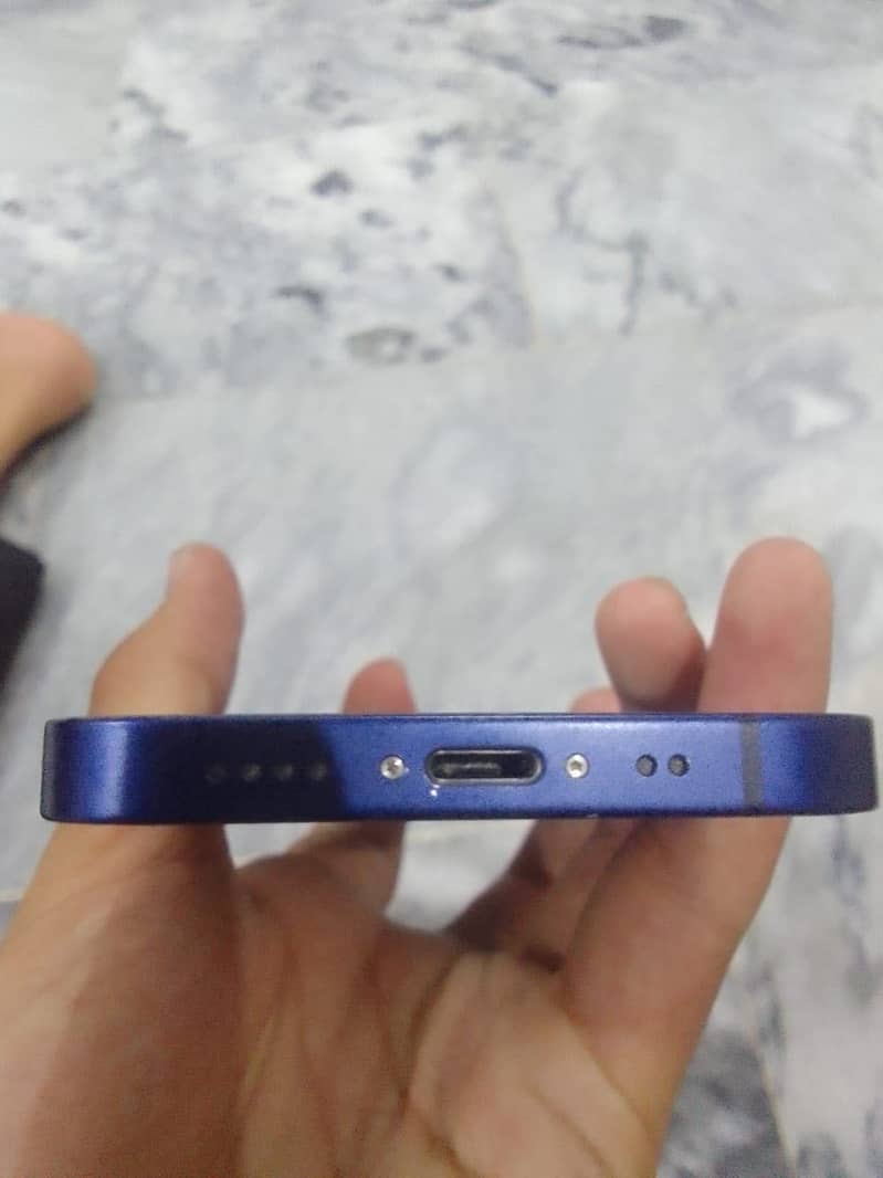 Apple iPhone 12 mini 1