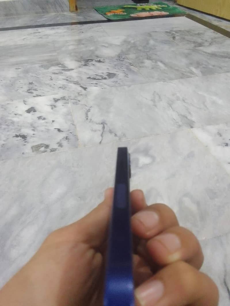 Apple iPhone 12 mini 3