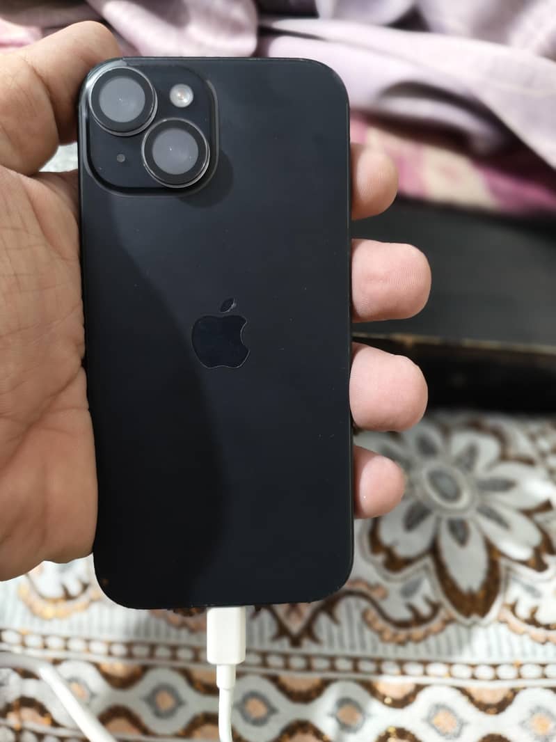 Apple iPhone 15 2