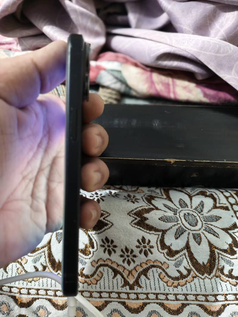 Apple iPhone 15 3