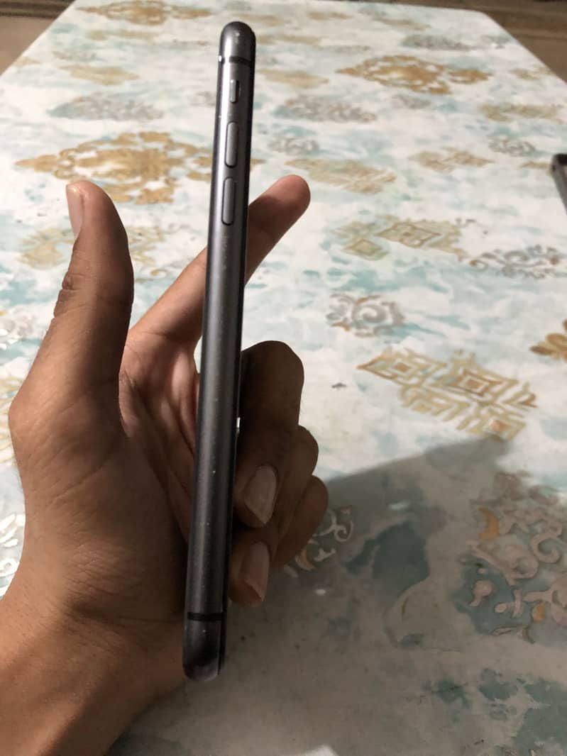 Apple iPhone 11 0