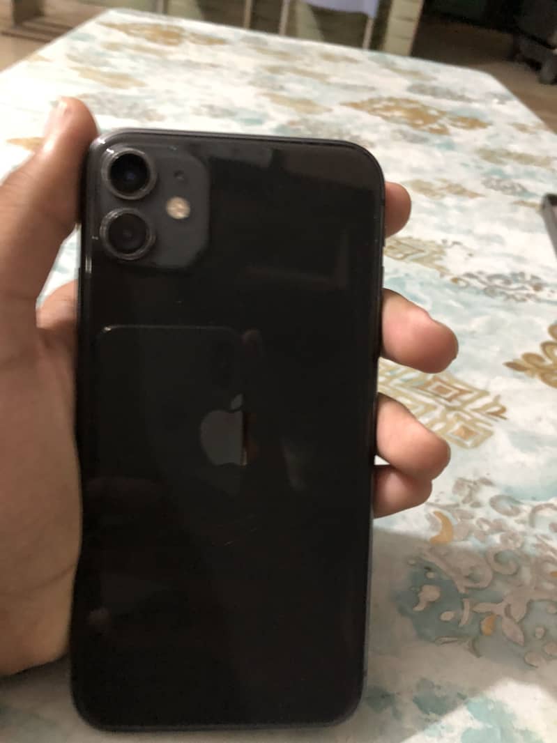 Apple iPhone 11 4