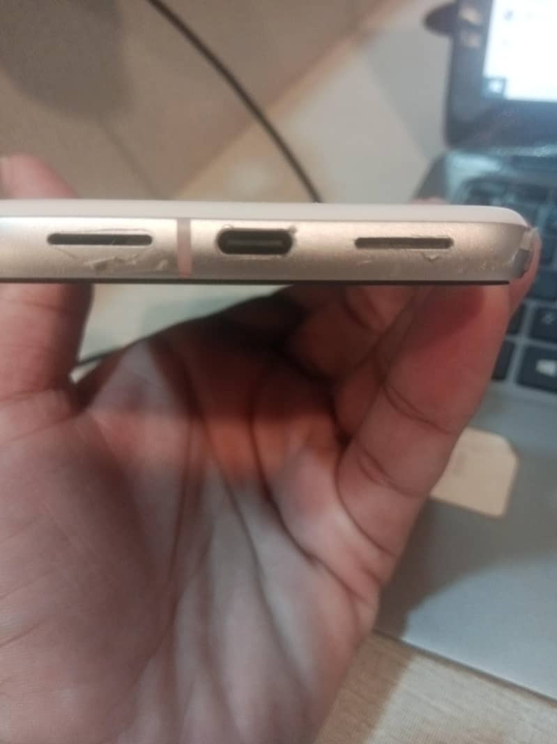 Google Pixel 8 2