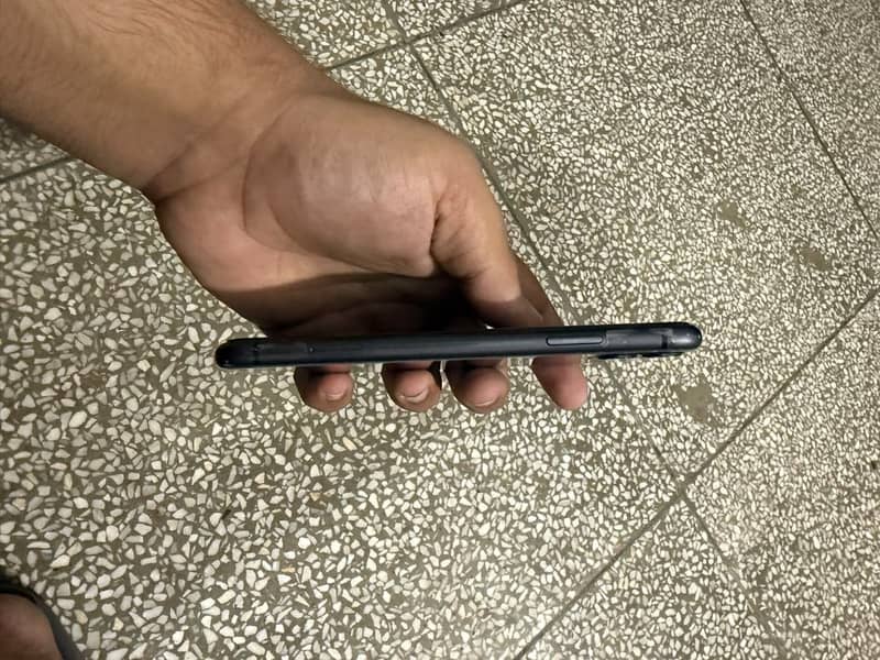 Apple iPhone 11 5