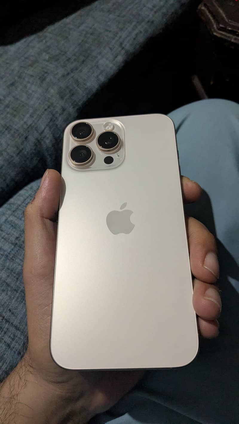 Apple iPhone 16 Pro Max 1