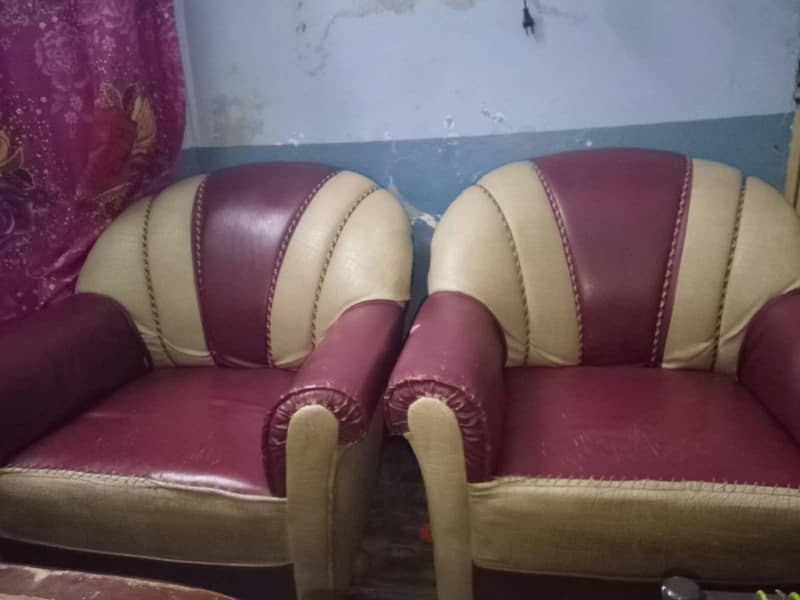 5 seter sofa set available 1