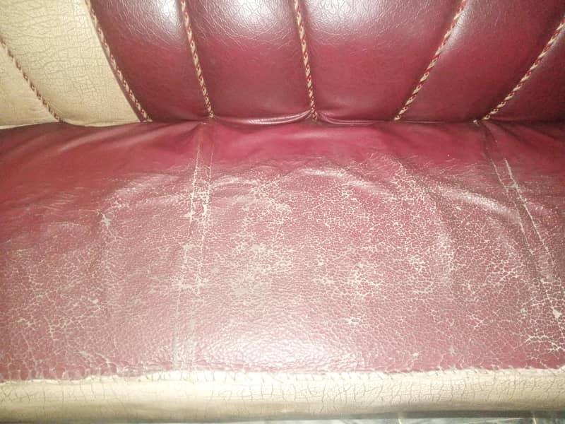 5 seter sofa set available 4