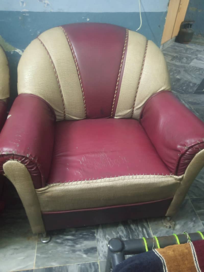 5 seter sofa set available 6