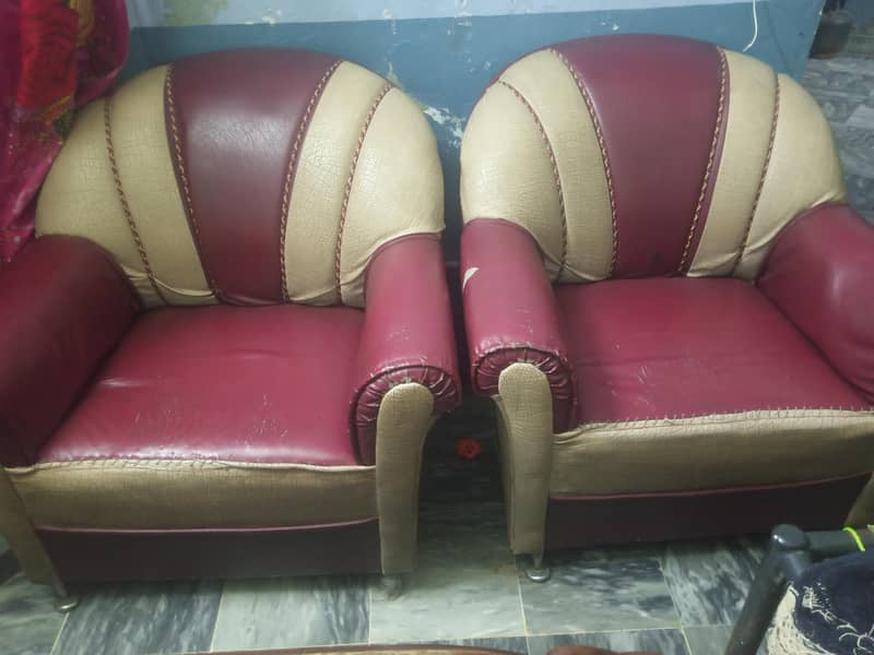5 seter sofa set available 7