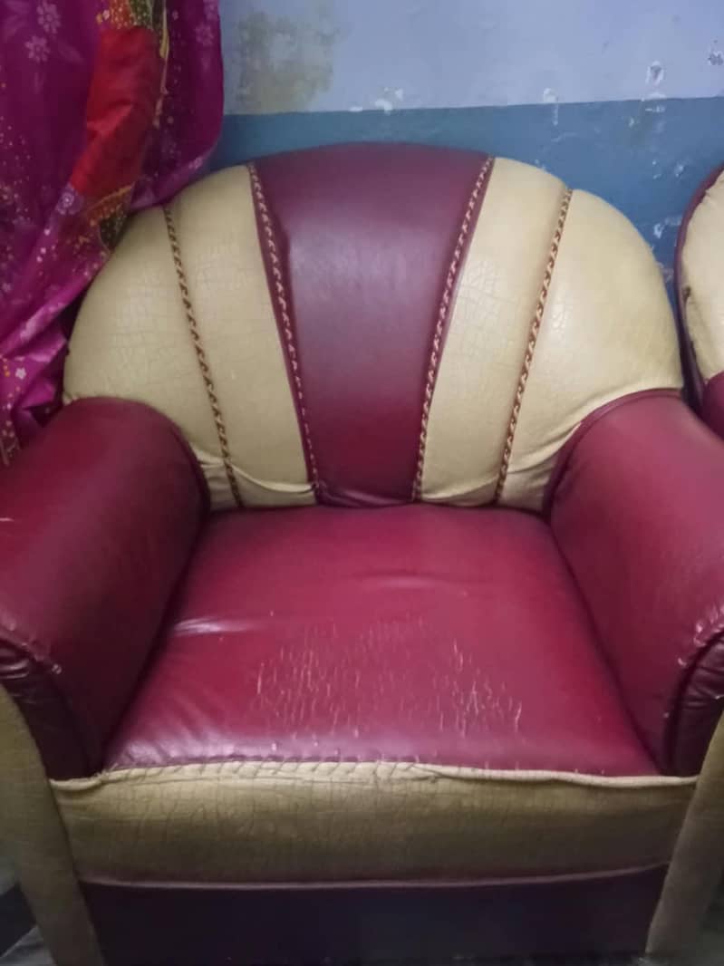 5 seter sofa set available 8