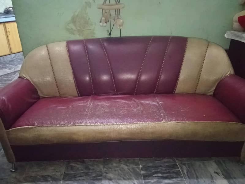 5 seter sofa set available 11