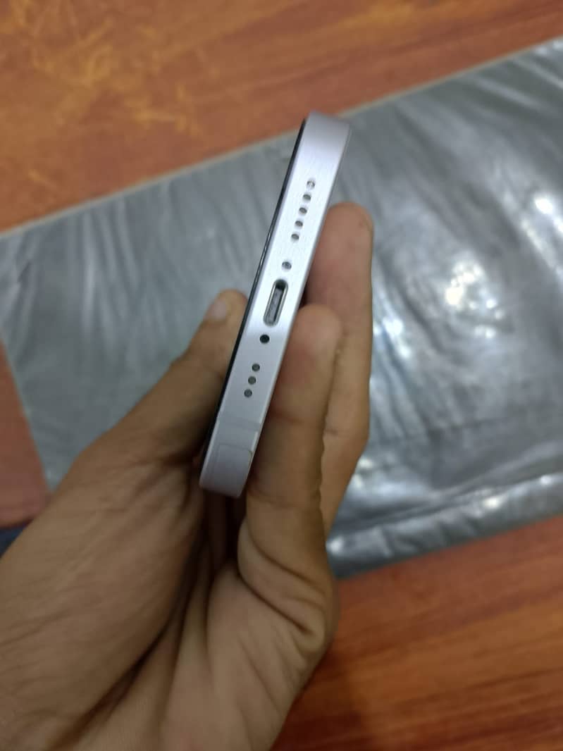 Apple iPhone 14 2