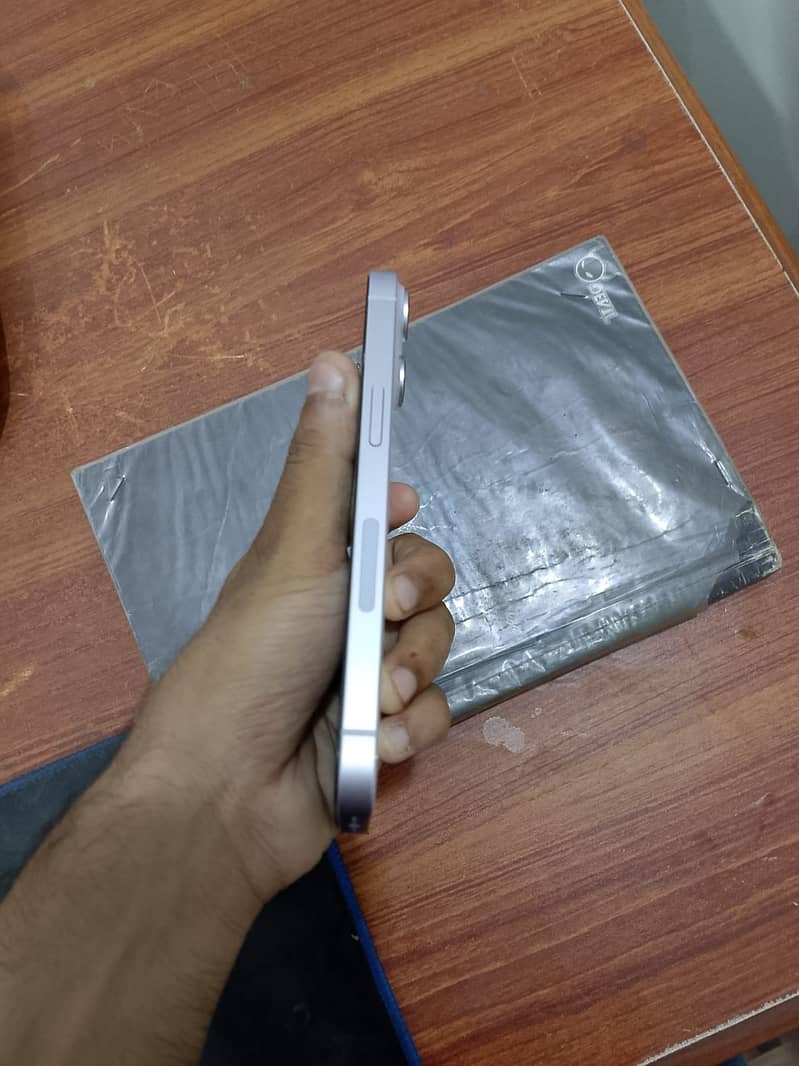 Apple iPhone 14 7