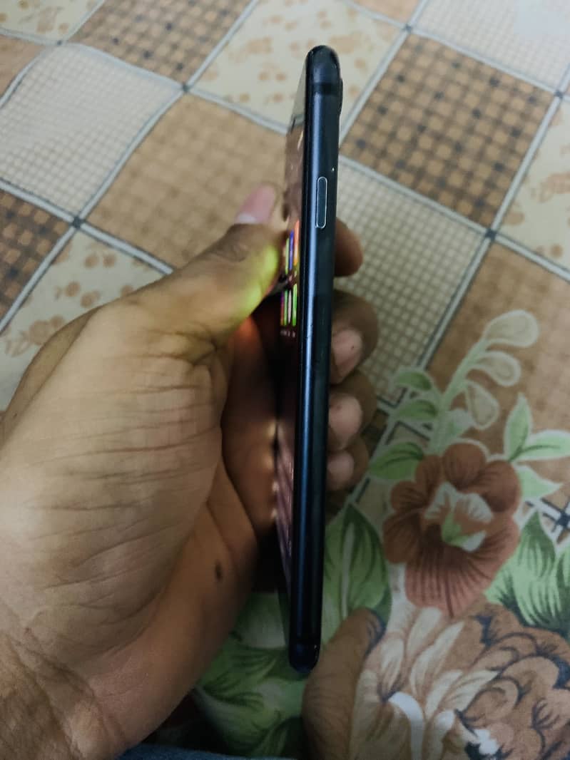 Apple iPhone 7 4