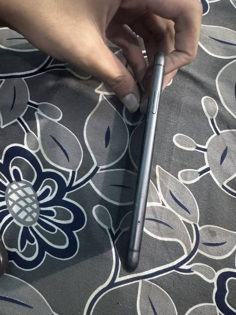 Apple iPhone 11 3