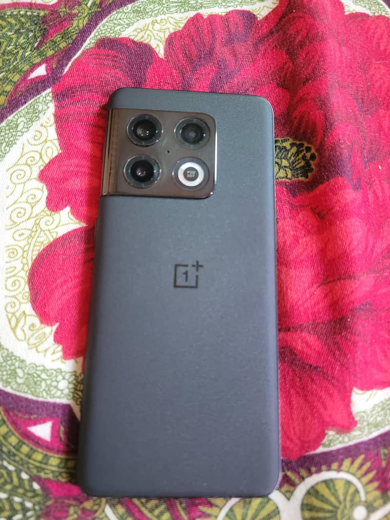 One Plus 10 Pro 6