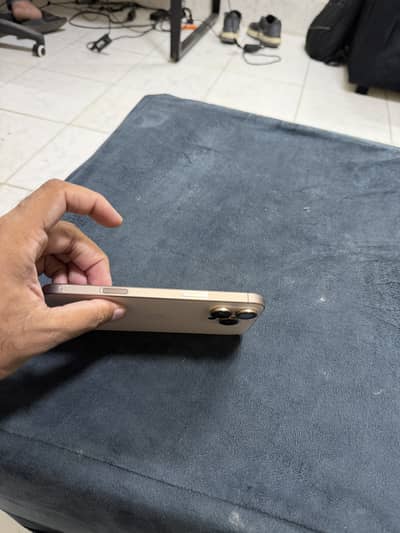 Apple iPhone 16 Pro Max 256GB (98% battery 180 CC)