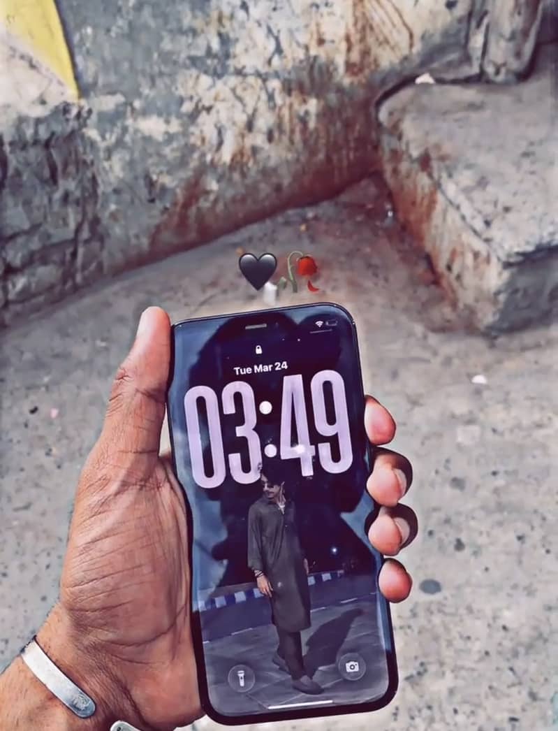 Apple iPhone 12 1