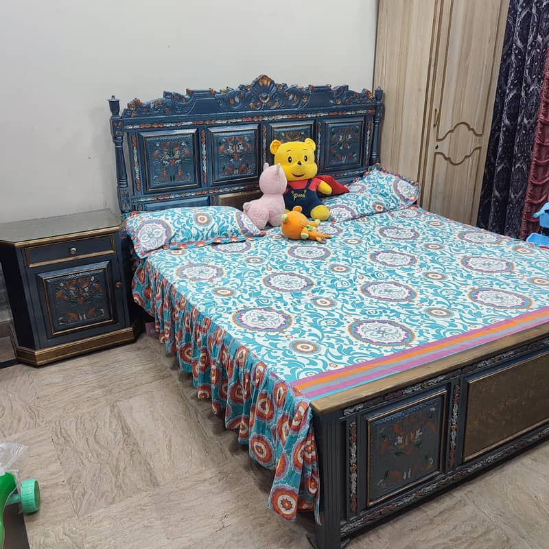 king size bed 0