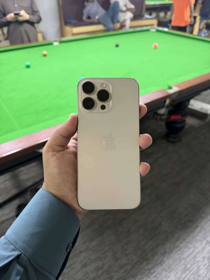 Apple iPhone 16 Pro Max 3