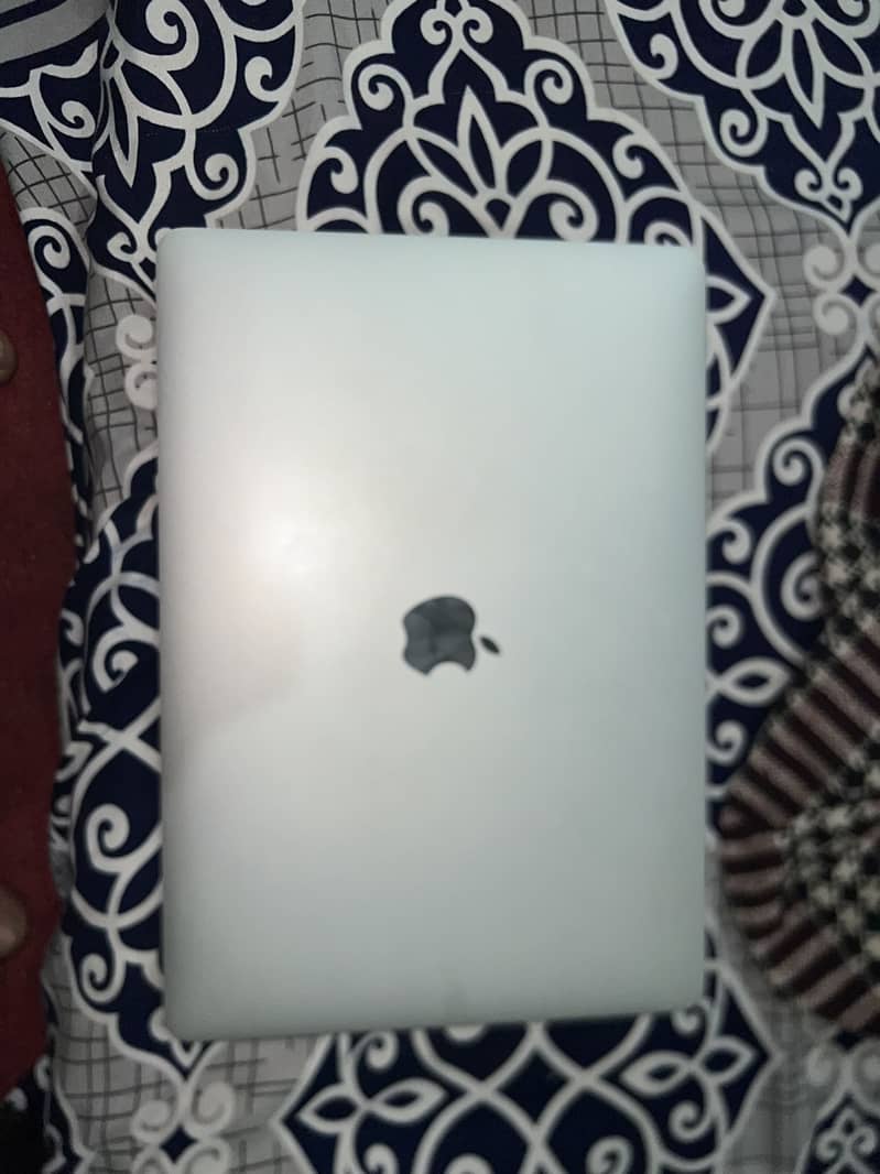 MacBook pro 0
