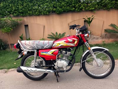 Honda CG 125 2025 model original 6500 km driven original 100% like new