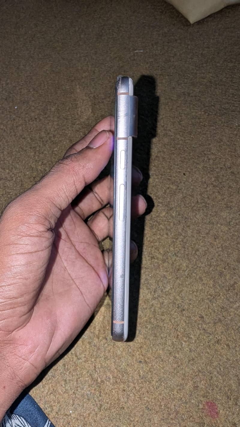 Google Pixel 8 1