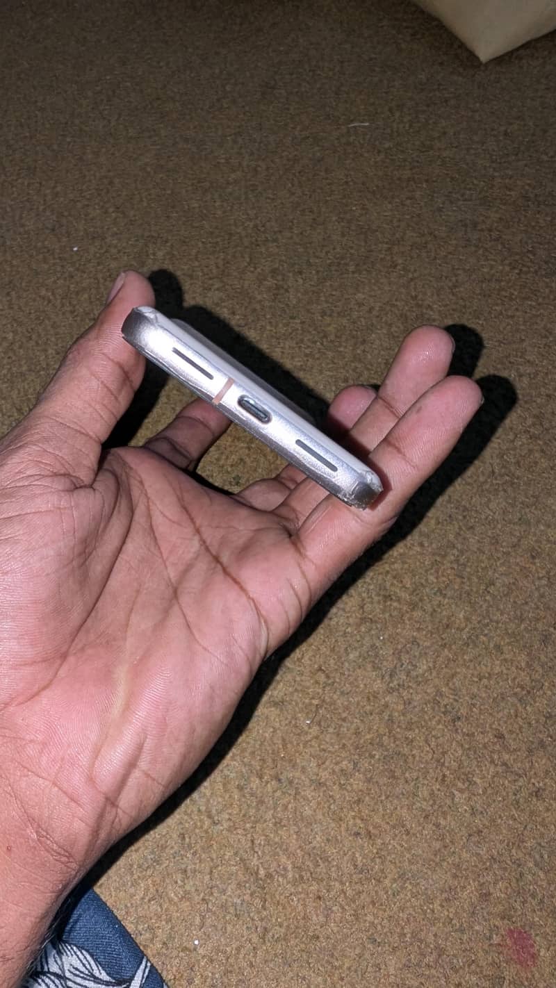 Google Pixel 8 2
