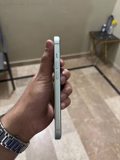 Apple iPhone 15
