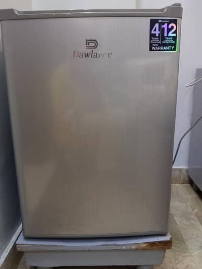 Mini room fridge