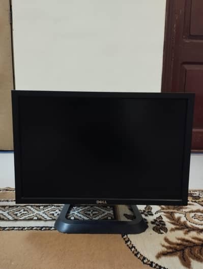 2 Monitors For Sale in Low Price