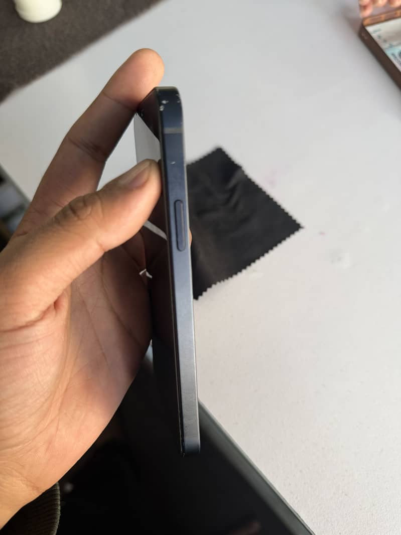 Apple iPhone 12 1