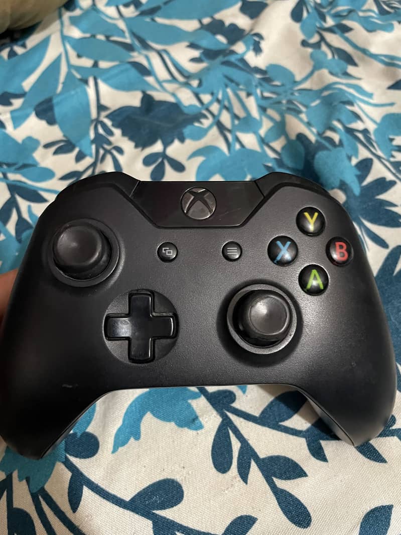 XBOX ONE Original Controller 0