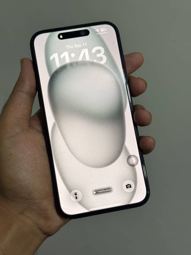 Apple iPhone 15 plus 1