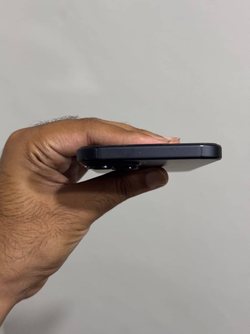 Apple iPhone 15 plus 4