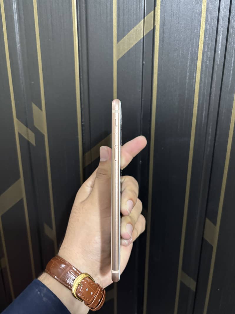 Apple iPhone 8 Plus 2