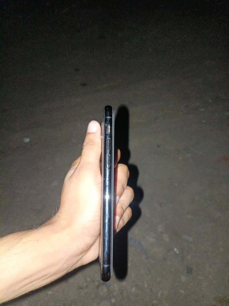 Apple iPhone 11 Pro 1