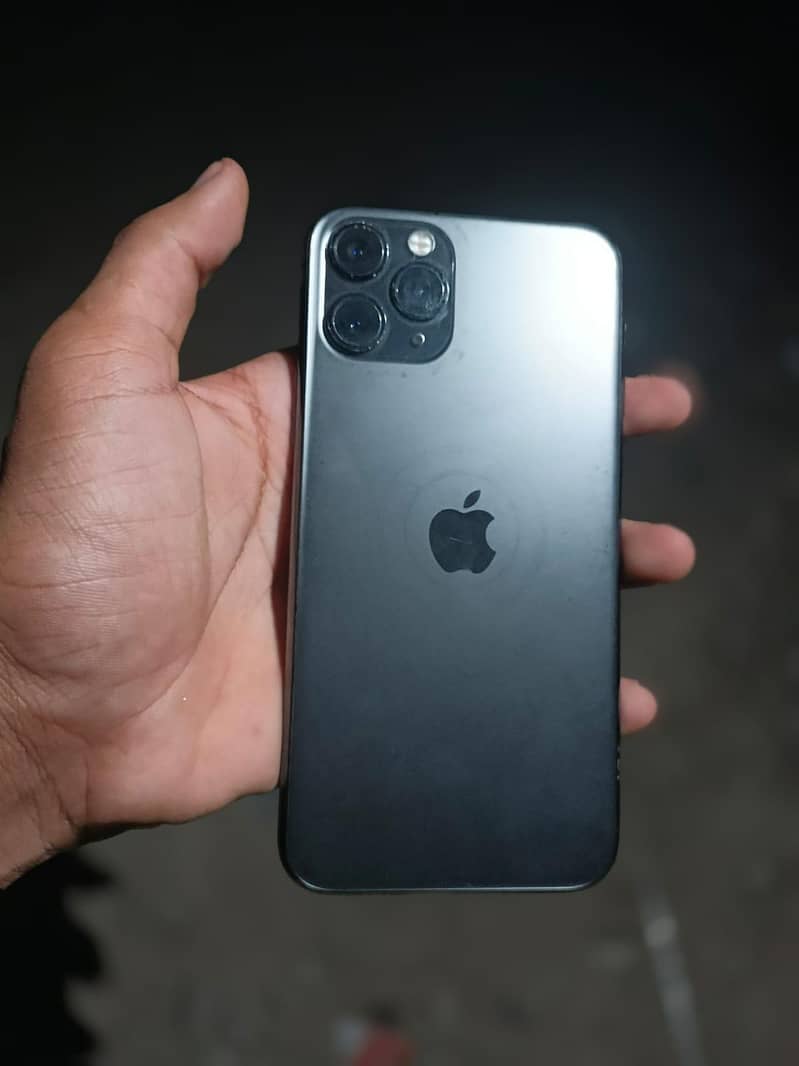 Apple iPhone 11 Pro 3