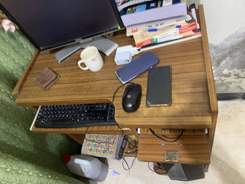 computer table 3