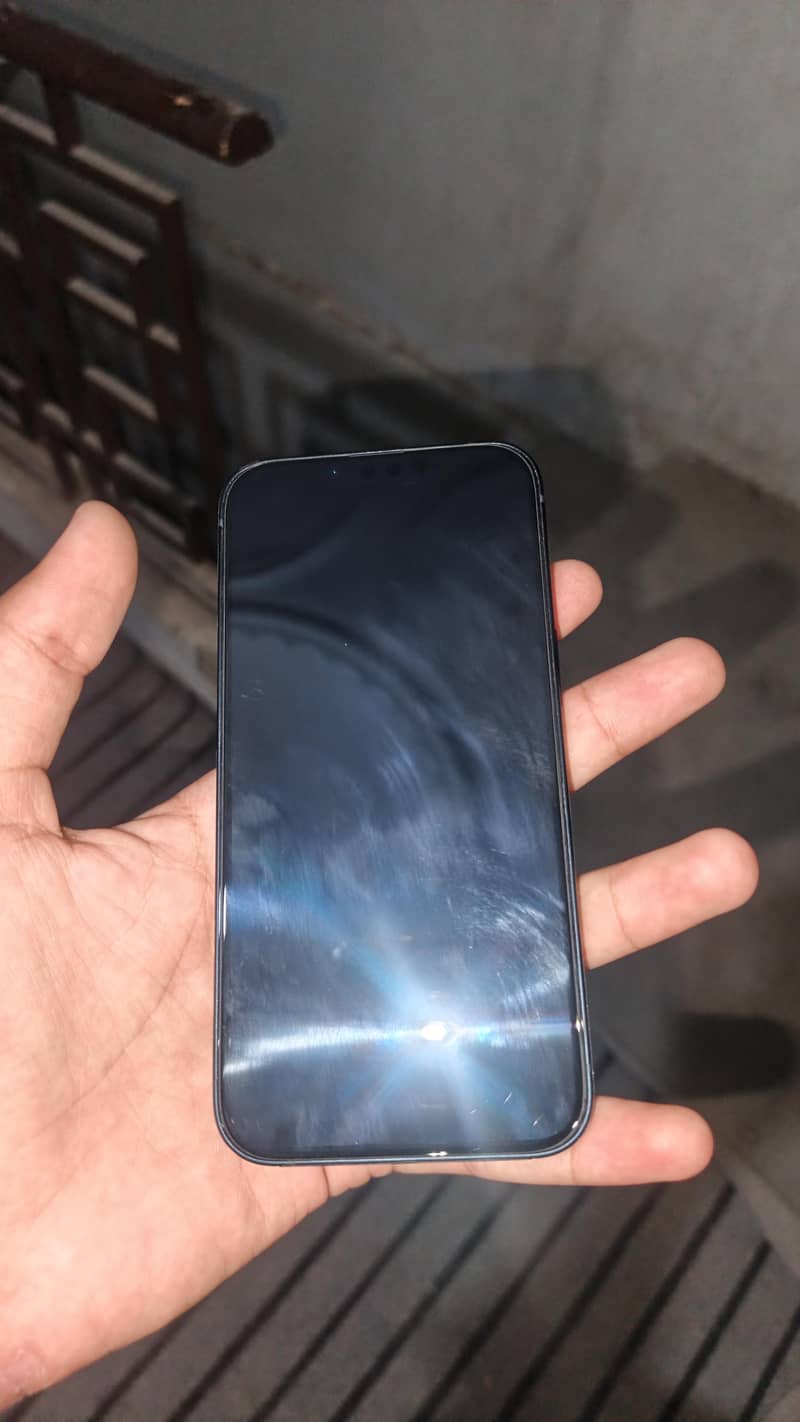 Apple iPhone 13 2