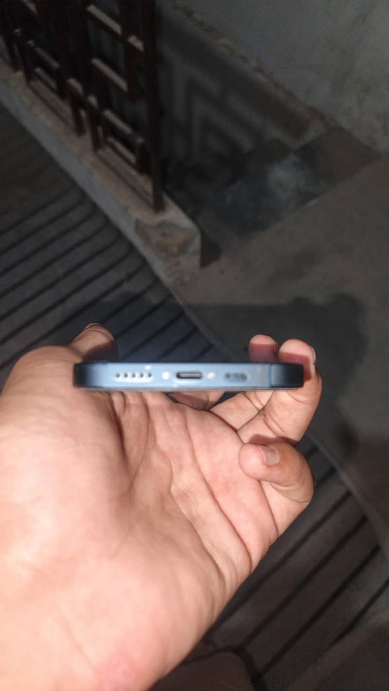 Apple iPhone 13 3