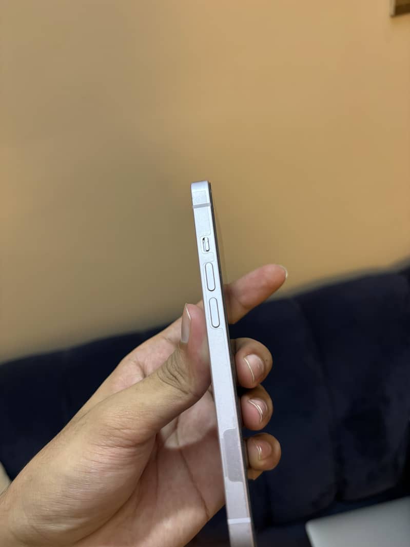 Apple iPhone 14 4
