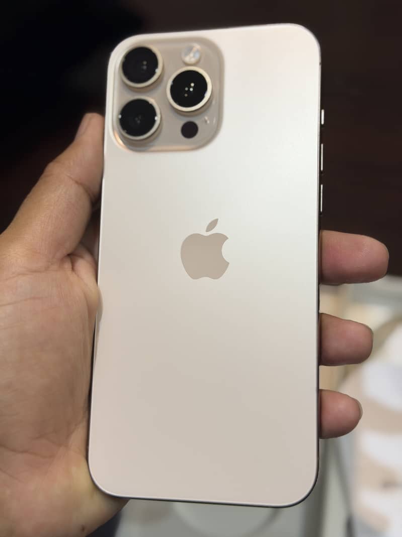 Apple iPhone 16 Pro Max 5