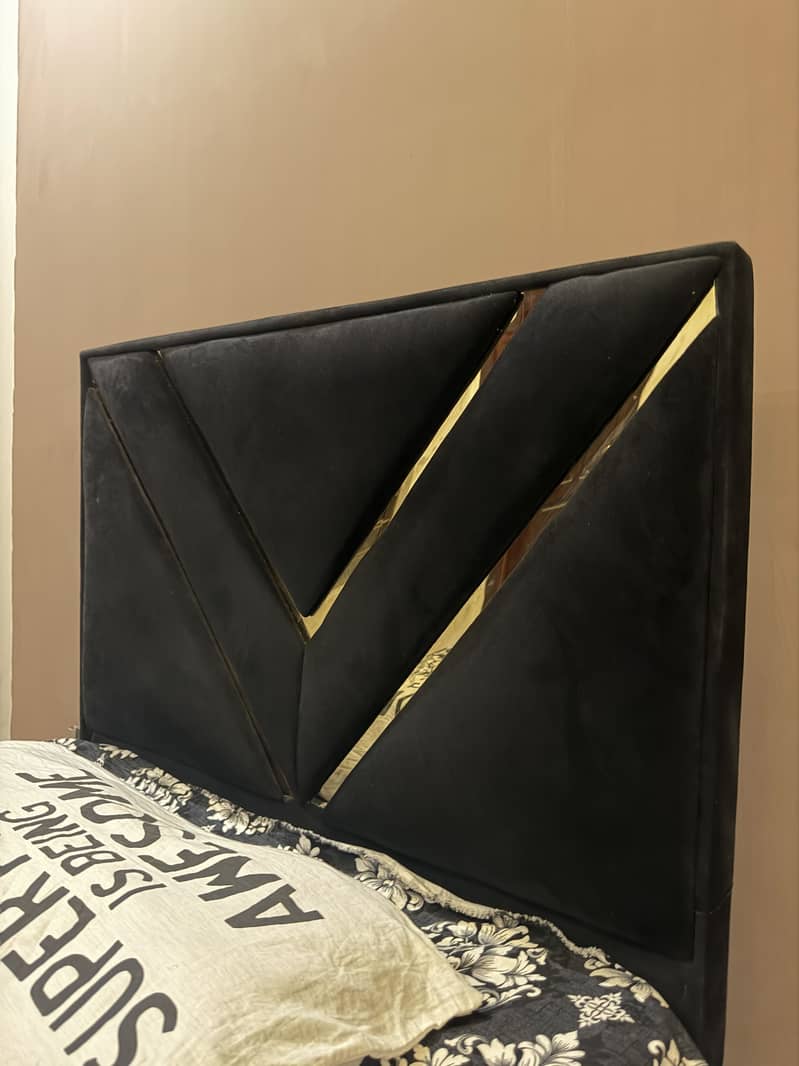Single bed 0