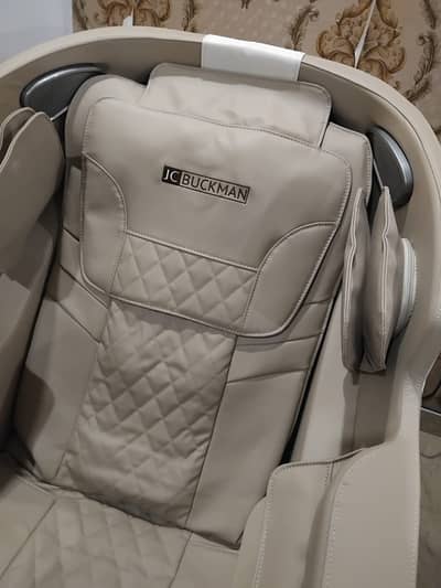 JC Buckman RefreshUs Full Body Massage Chair