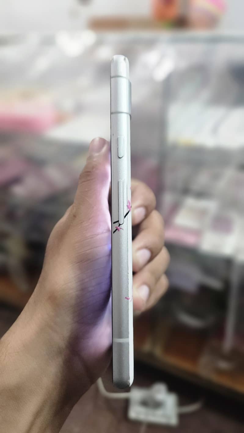 Google Pixel 7a 5