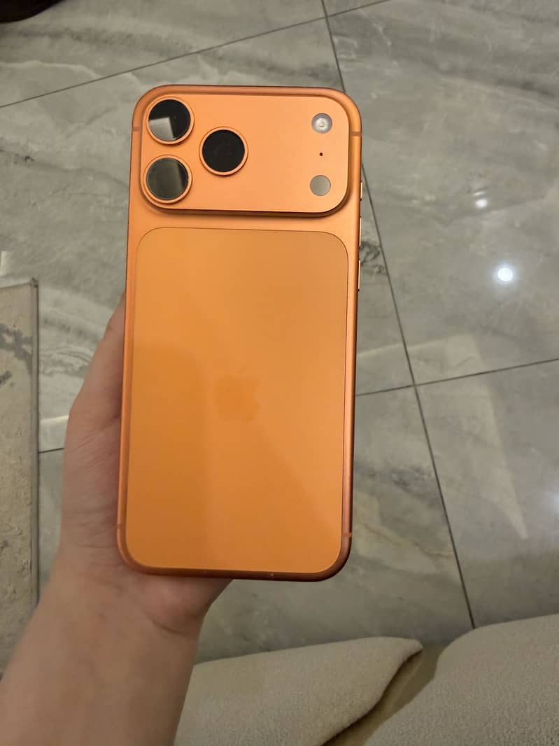 Apple iPhone 17 Pro Max 2