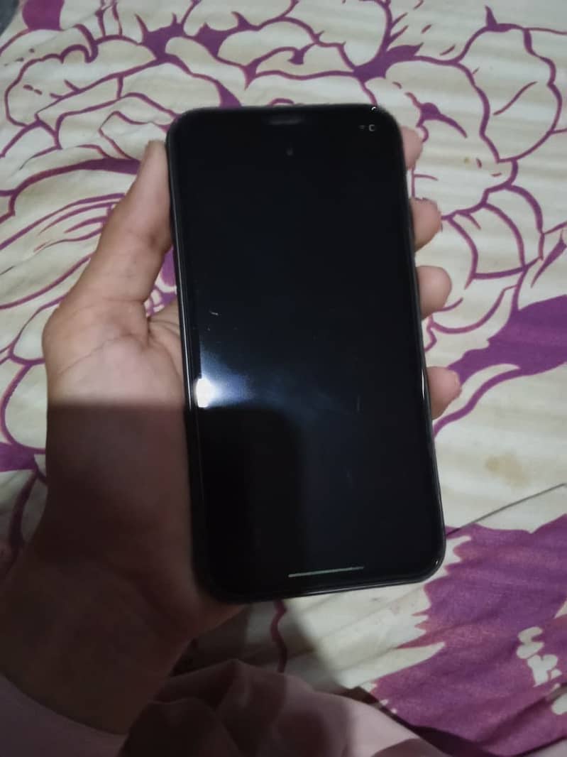 Apple iPhone 11 4