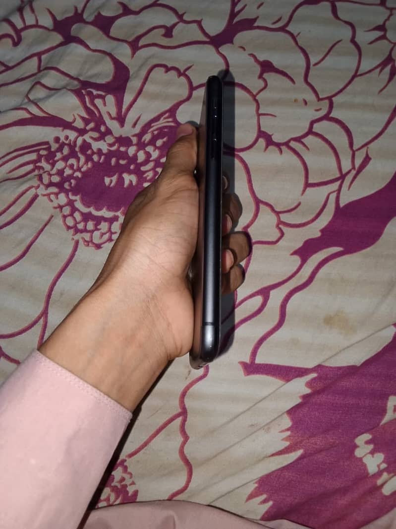 Apple iPhone 11 9